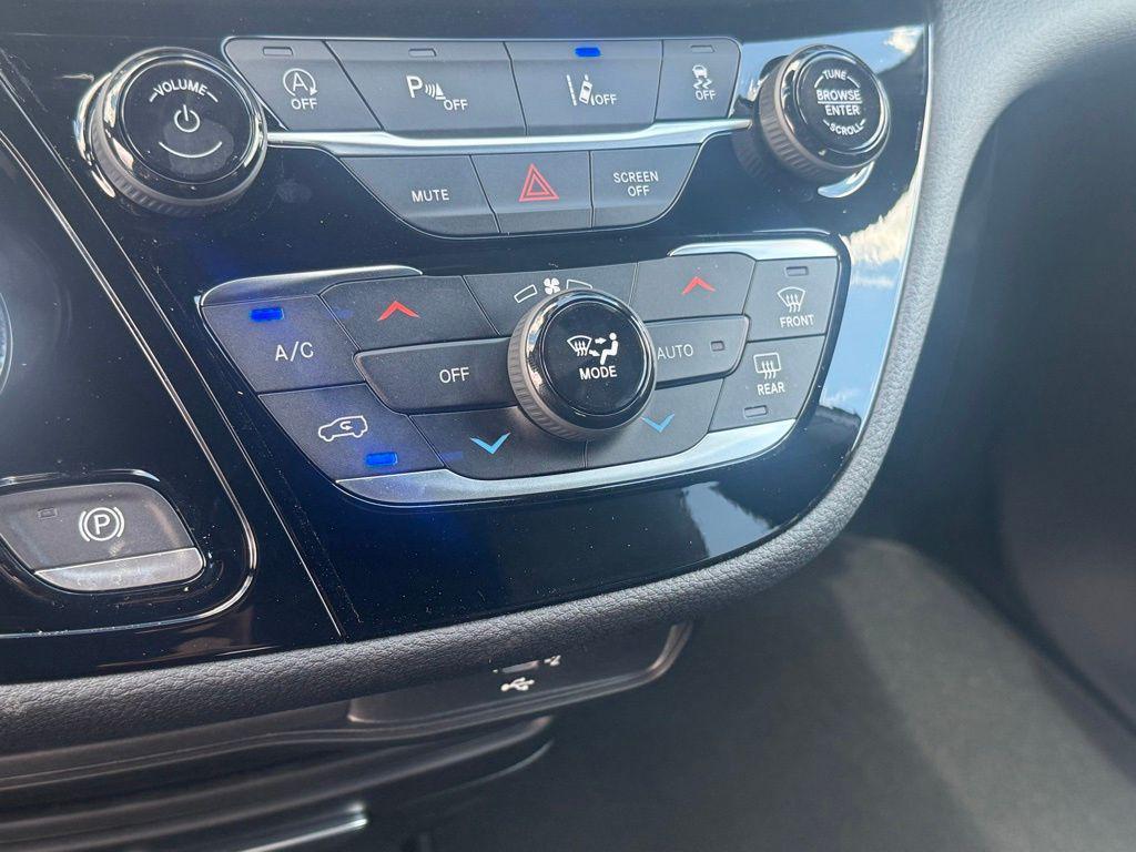 new 2026 Chrysler Pacifica car, priced at $46,555