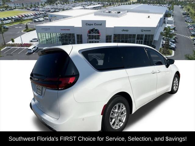 new 2025 Chrysler Pacifica car, priced at $39,714