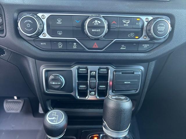 new 2025 Jeep Wrangler car, priced at $46,455