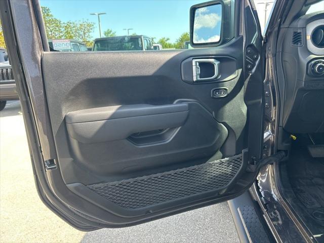new 2025 Jeep Wrangler car, priced at $41,786