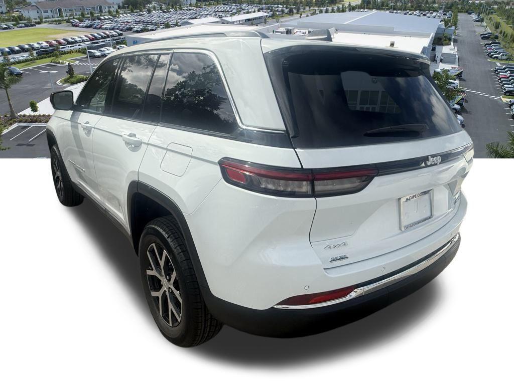 new 2025 Jeep Grand Cherokee car, priced at $40,400