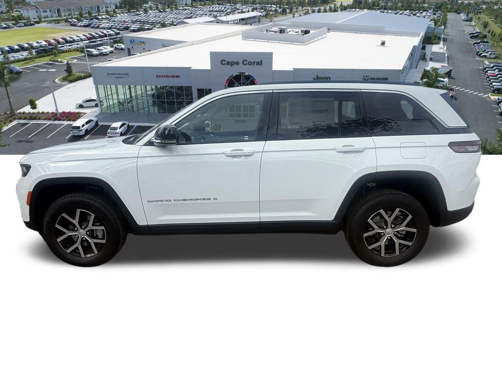 new 2025 Jeep Grand Cherokee car, priced at $40,400