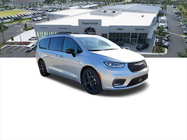 new 2024 Chrysler Pacifica car, priced at $38,995