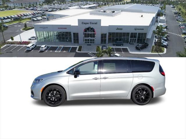 new 2024 Chrysler Pacifica car, priced at $38,995