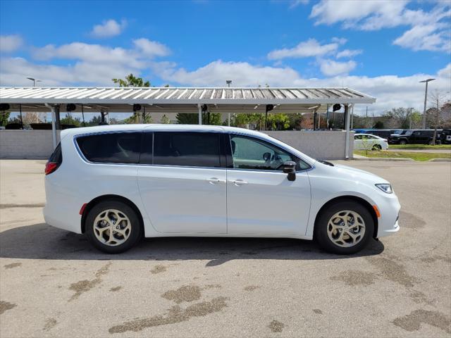 new 2024 Chrysler Pacifica car, priced at $49,512