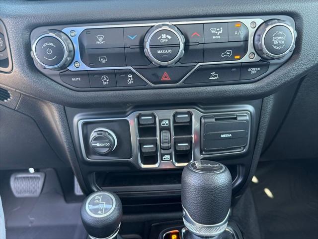 new 2025 Jeep Gladiator car, priced at $38,445