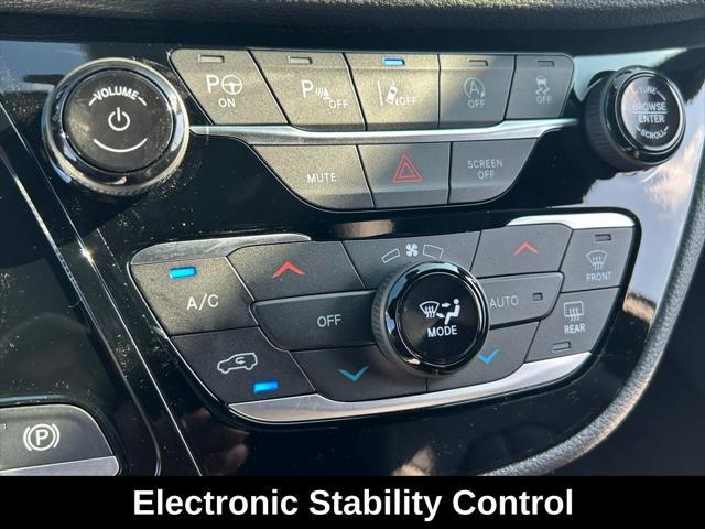 new 2025 Chrysler Pacifica car, priced at $42,407