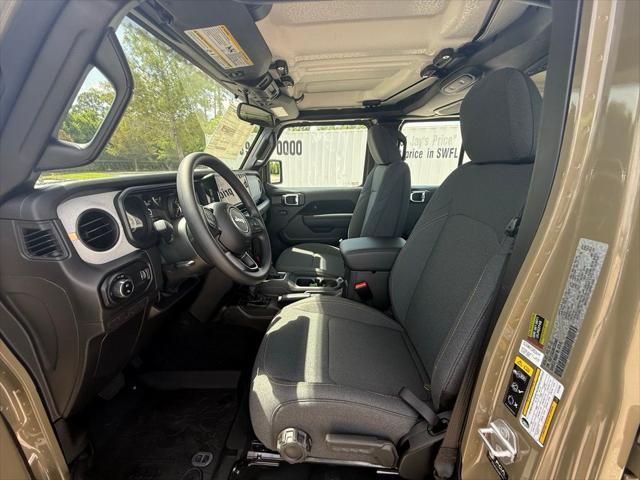 new 2025 Jeep Gladiator car, priced at $38,445