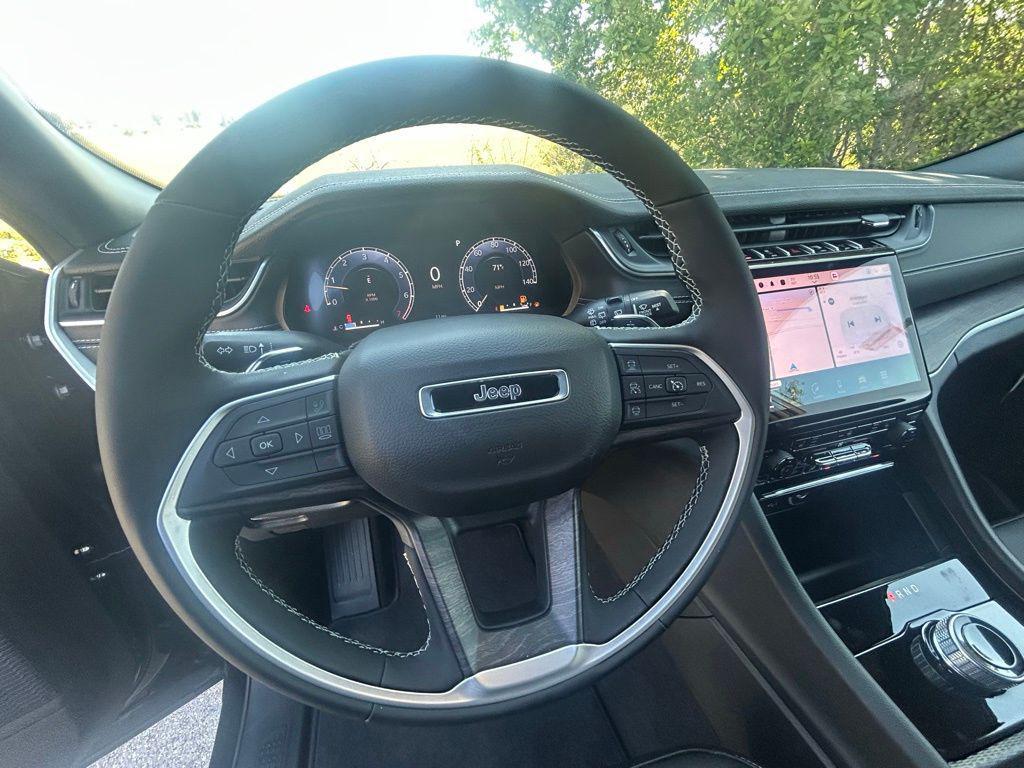 new 2025 Jeep Grand Cherokee L car, priced at $39,295