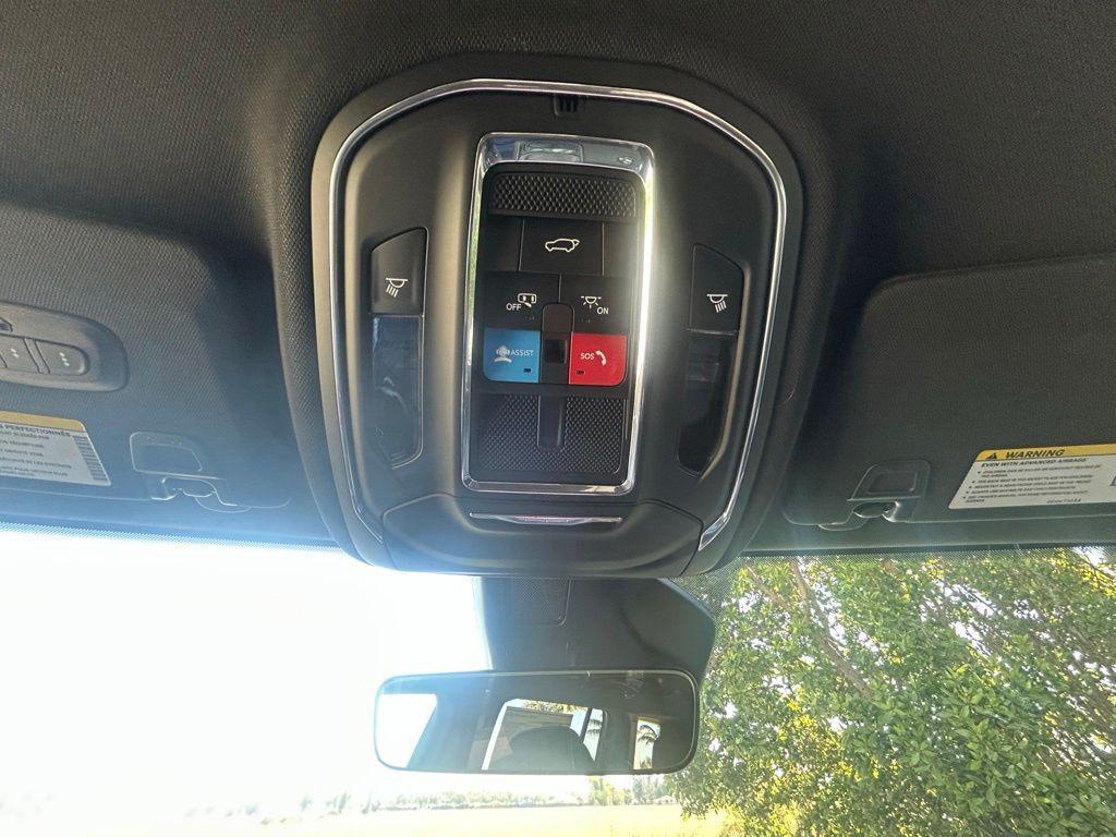 new 2025 Jeep Grand Cherokee L car, priced at $39,295