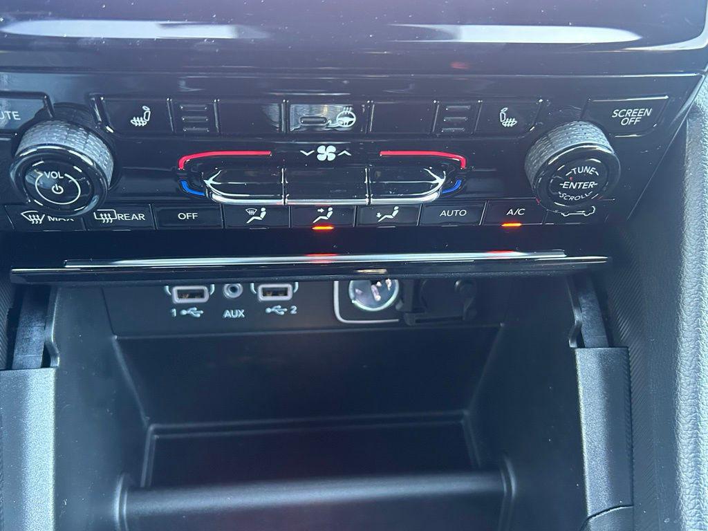 new 2025 Jeep Grand Cherokee L car, priced at $39,295