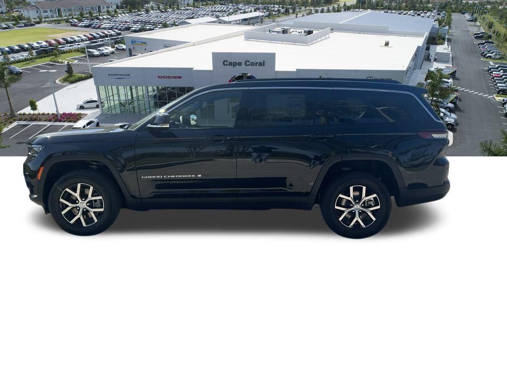 new 2025 Jeep Grand Cherokee L car, priced at $39,295