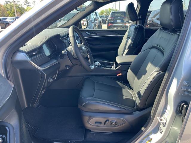 new 2025 Jeep Grand Cherokee car, priced at $55,671