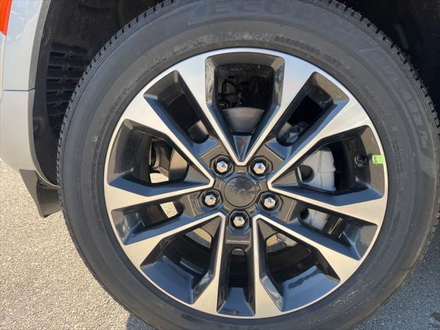 new 2025 Jeep Grand Cherokee car, priced at $55,671