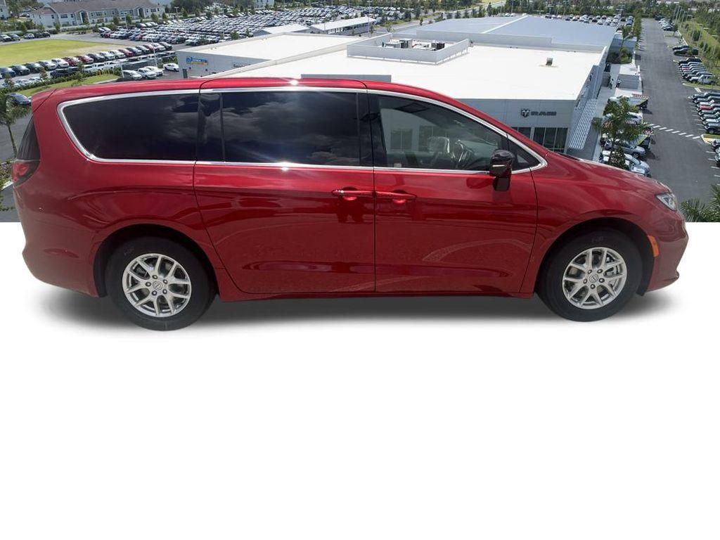 new 2025 Chrysler Pacifica car, priced at $41,687