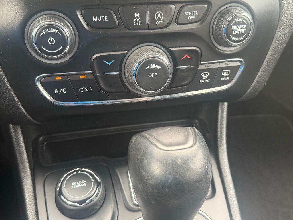 used 2019 Jeep Cherokee car, priced at $11,516