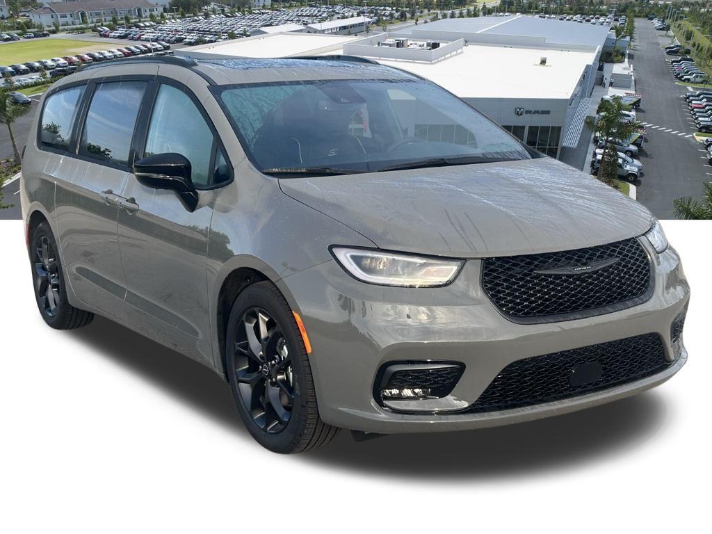 new 2025 Chrysler Pacifica car, priced at $50,095