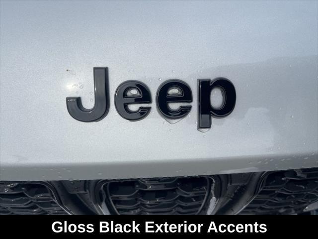 new 2025 Jeep Grand Cherokee car, priced at $44,385