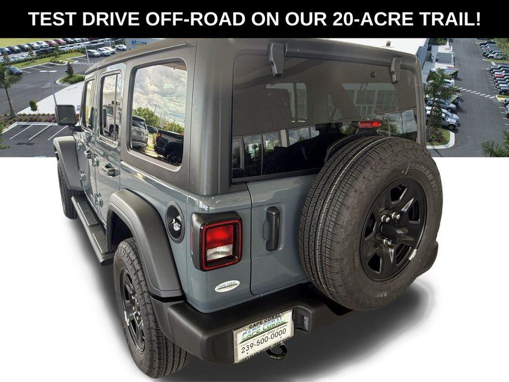 new 2025 Jeep Wrangler car, priced at $41,070