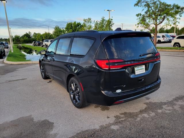 new 2024 Chrysler Pacifica car, priced at $43,349