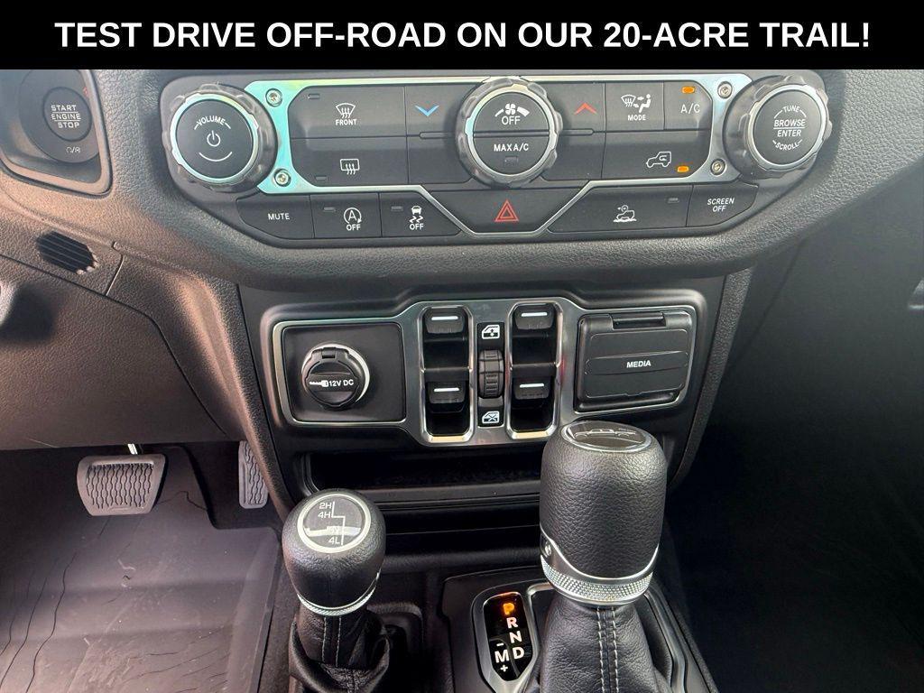 new 2025 Jeep Gladiator car, priced at $38,280