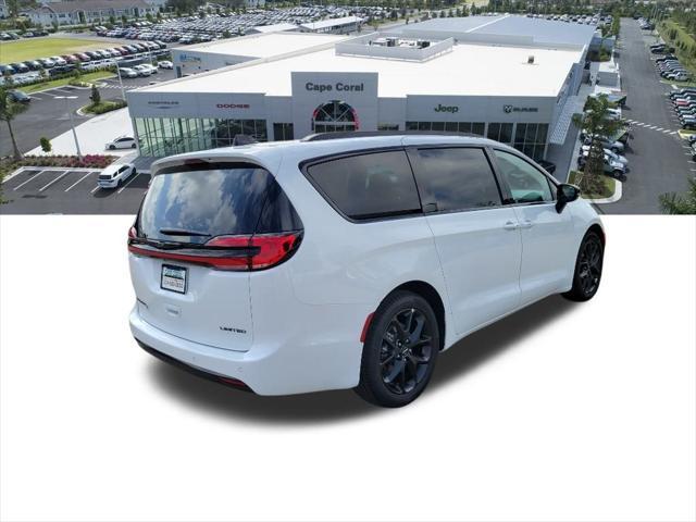 new 2024 Chrysler Pacifica car, priced at $43,024