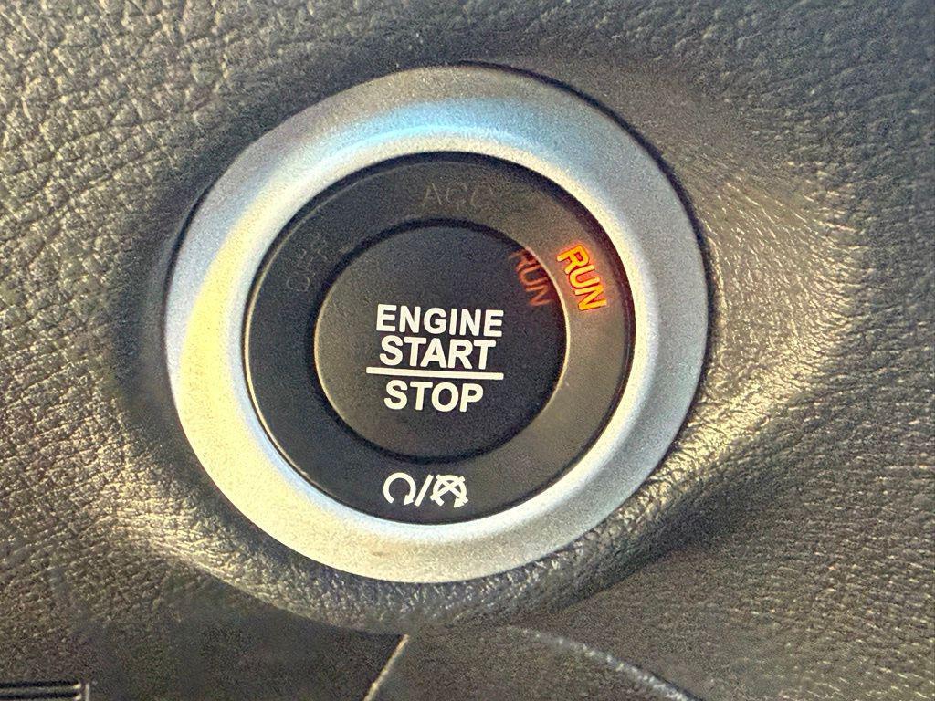 new 2025 Chrysler Pacifica car, priced at $45,345