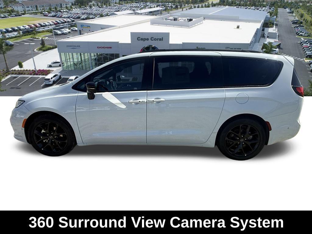 new 2025 Chrysler Pacifica car, priced at $45,345