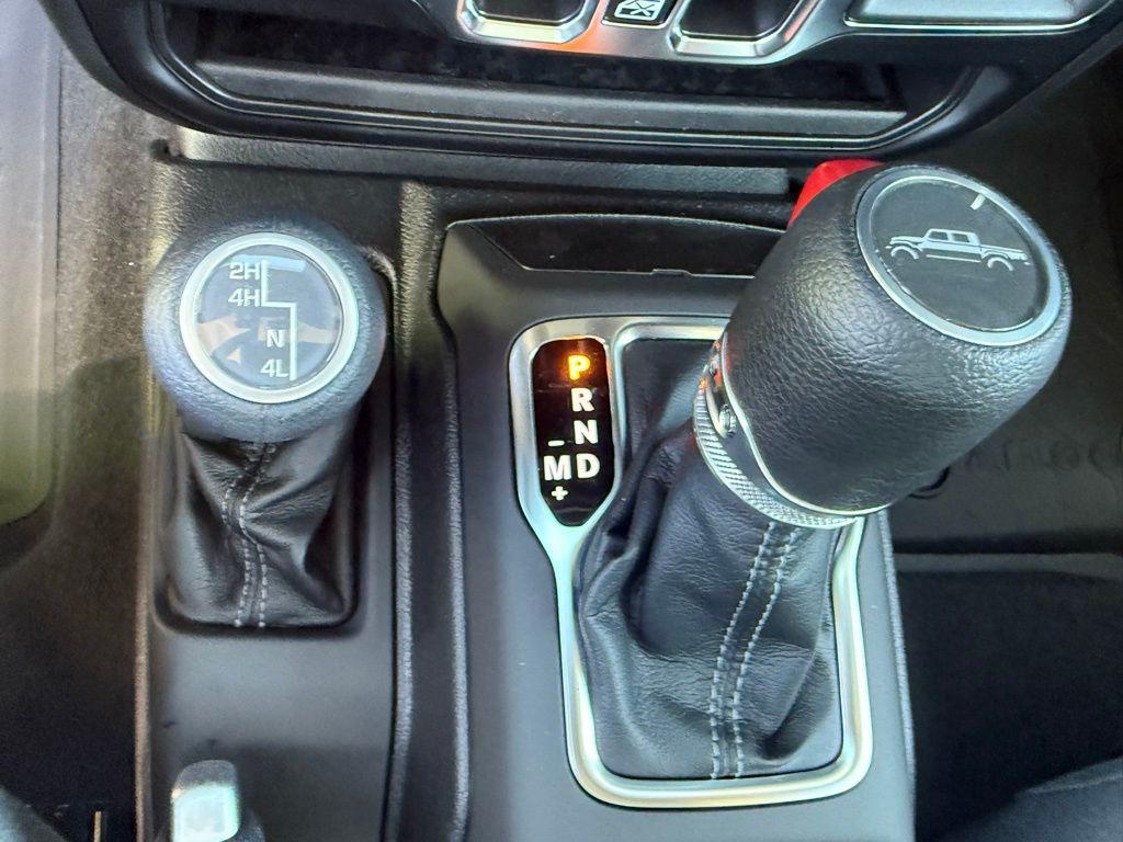 new 2025 Jeep Gladiator car, priced at $39,676