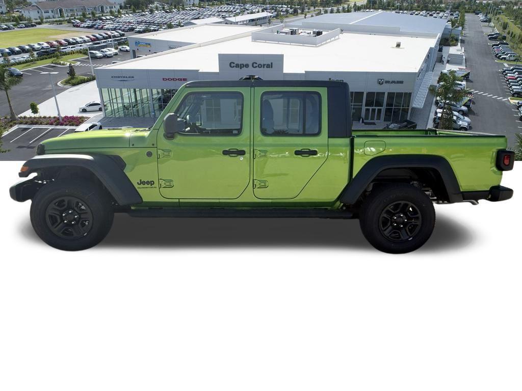 new 2025 Jeep Gladiator car, priced at $39,676