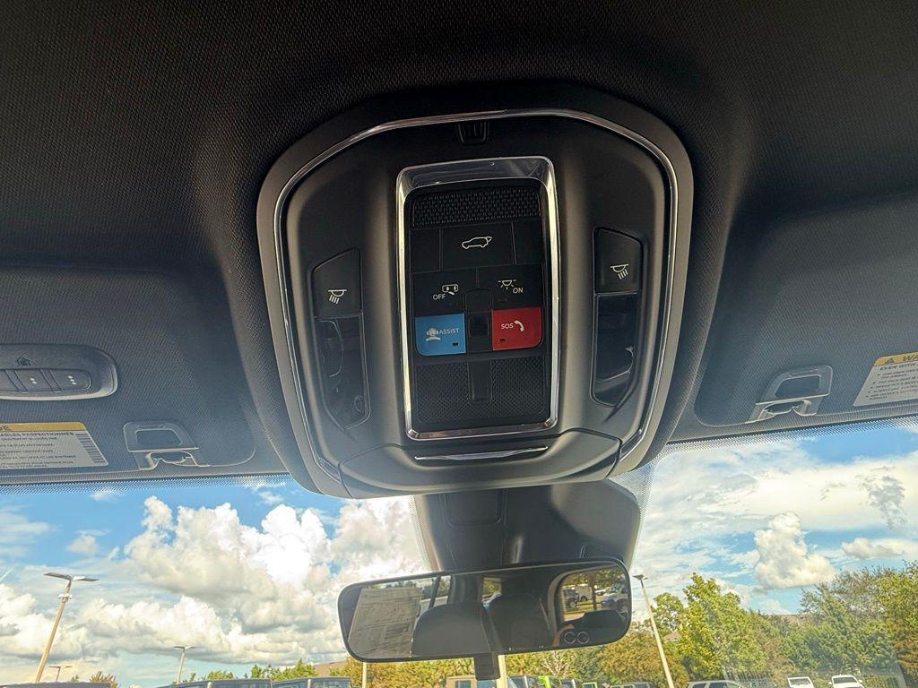 new 2025 Jeep Grand Cherokee L car, priced at $40,400