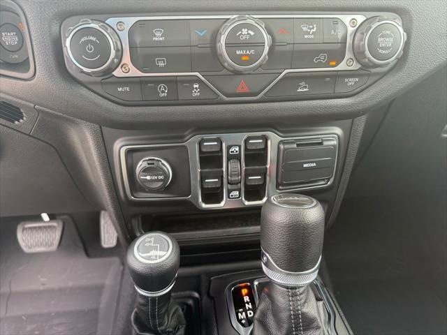 new 2025 Jeep Gladiator car, priced at $38,936