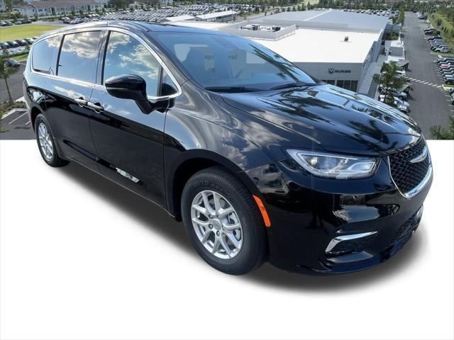 new 2025 Chrysler Pacifica car, priced at $43,526
