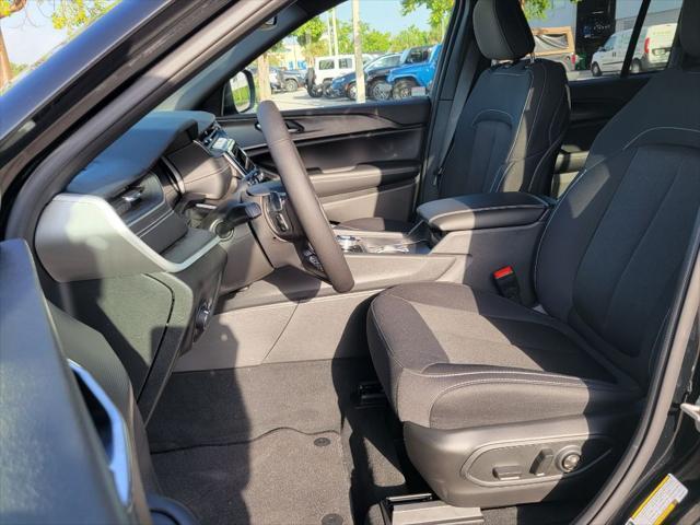 new 2024 Jeep Grand Cherokee car, priced at $38,330