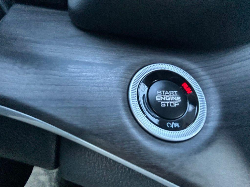 new 2025 Jeep Grand Cherokee L car, priced at $47,332