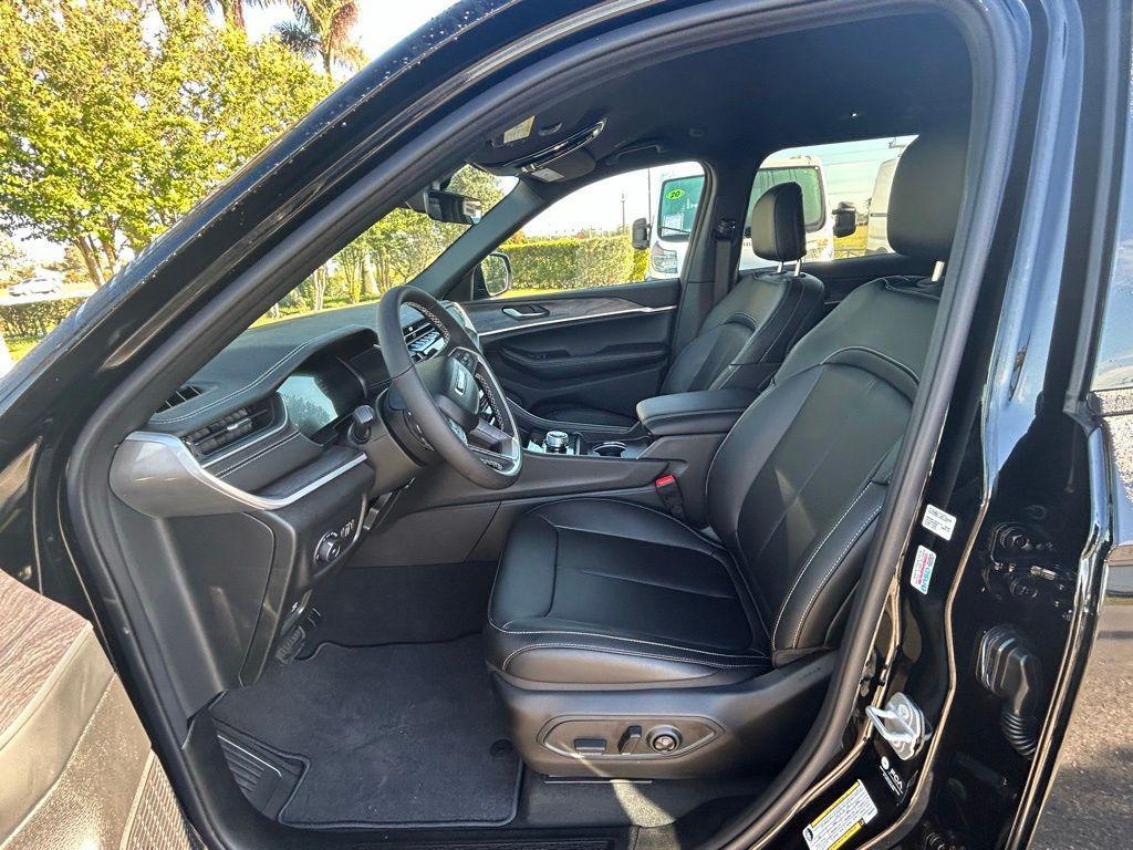 new 2025 Jeep Grand Cherokee L car, priced at $47,332