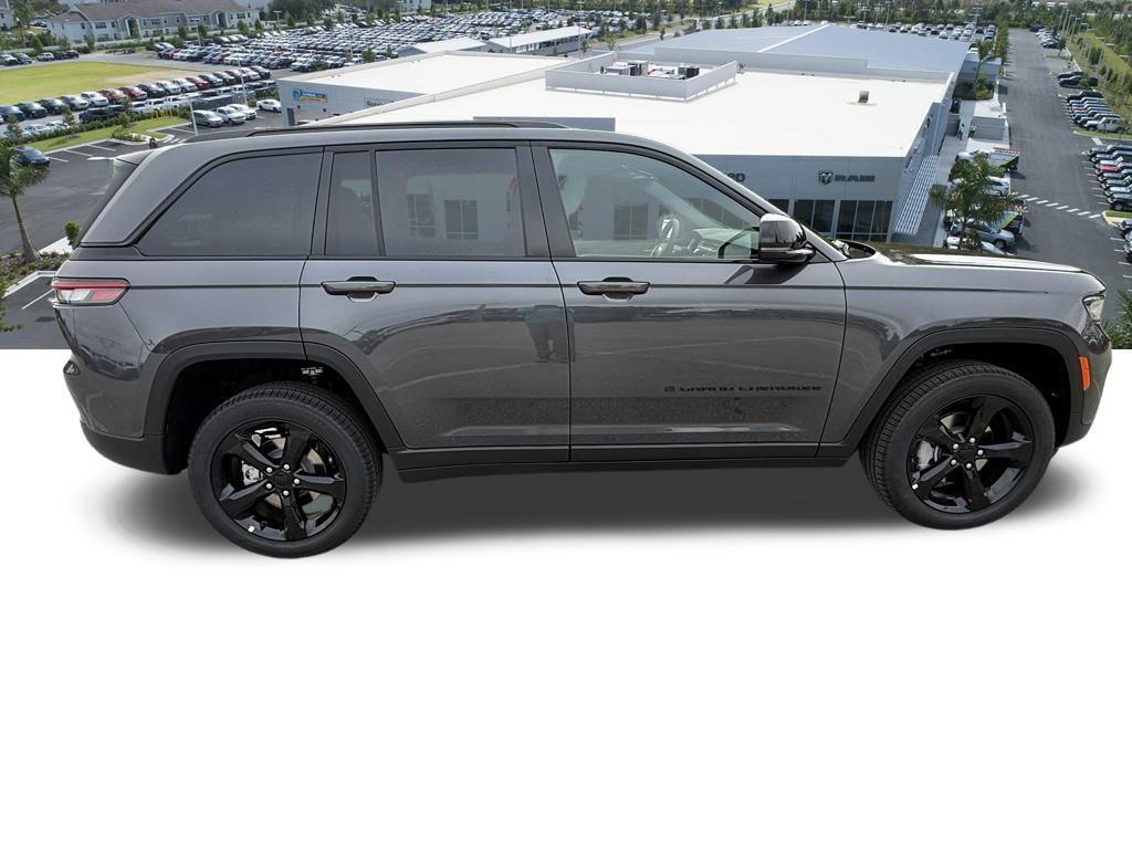 new 2025 Jeep Grand Cherokee car, priced at $45,735