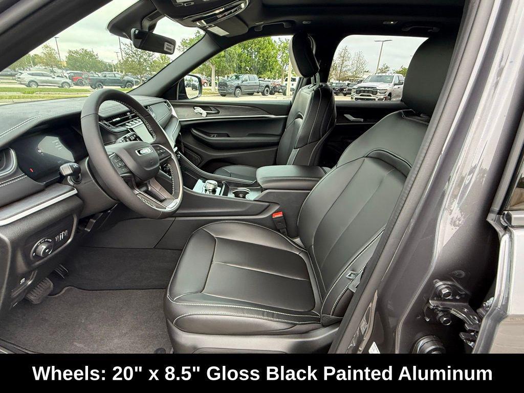 new 2025 Jeep Grand Cherokee car, priced at $45,735