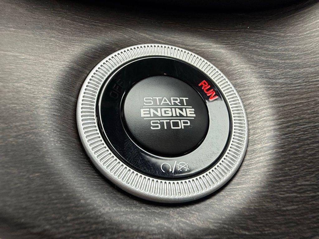 new 2025 Jeep Grand Cherokee car, priced at $45,735