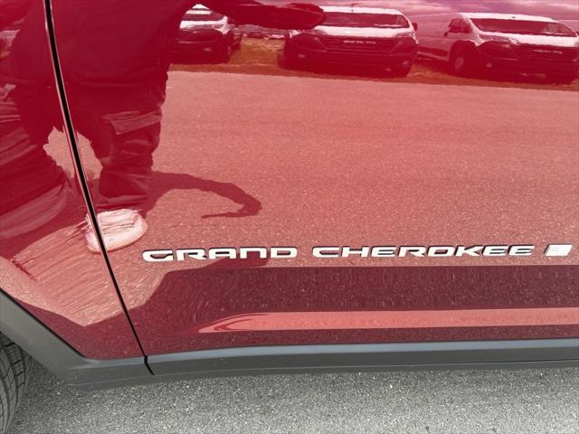 new 2025 Jeep Grand Cherokee car, priced at $42,105