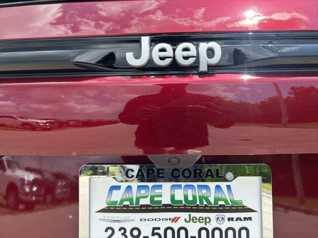new 2025 Jeep Grand Cherokee car, priced at $42,105