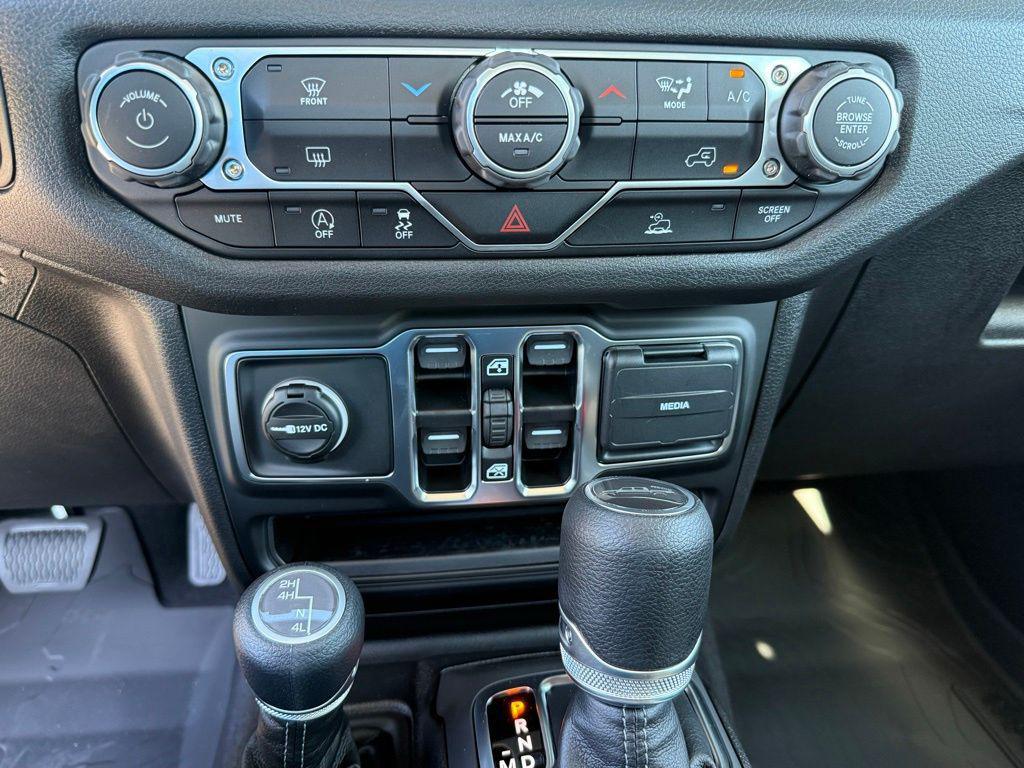 new 2025 Jeep Gladiator car, priced at $39,465