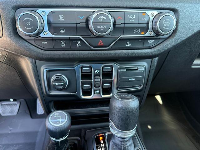 new 2025 Jeep Gladiator car, priced at $37,945