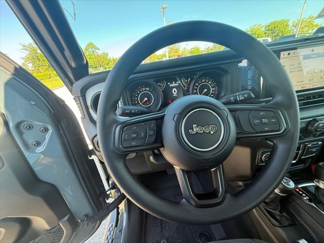 new 2025 Jeep Gladiator car, priced at $37,945