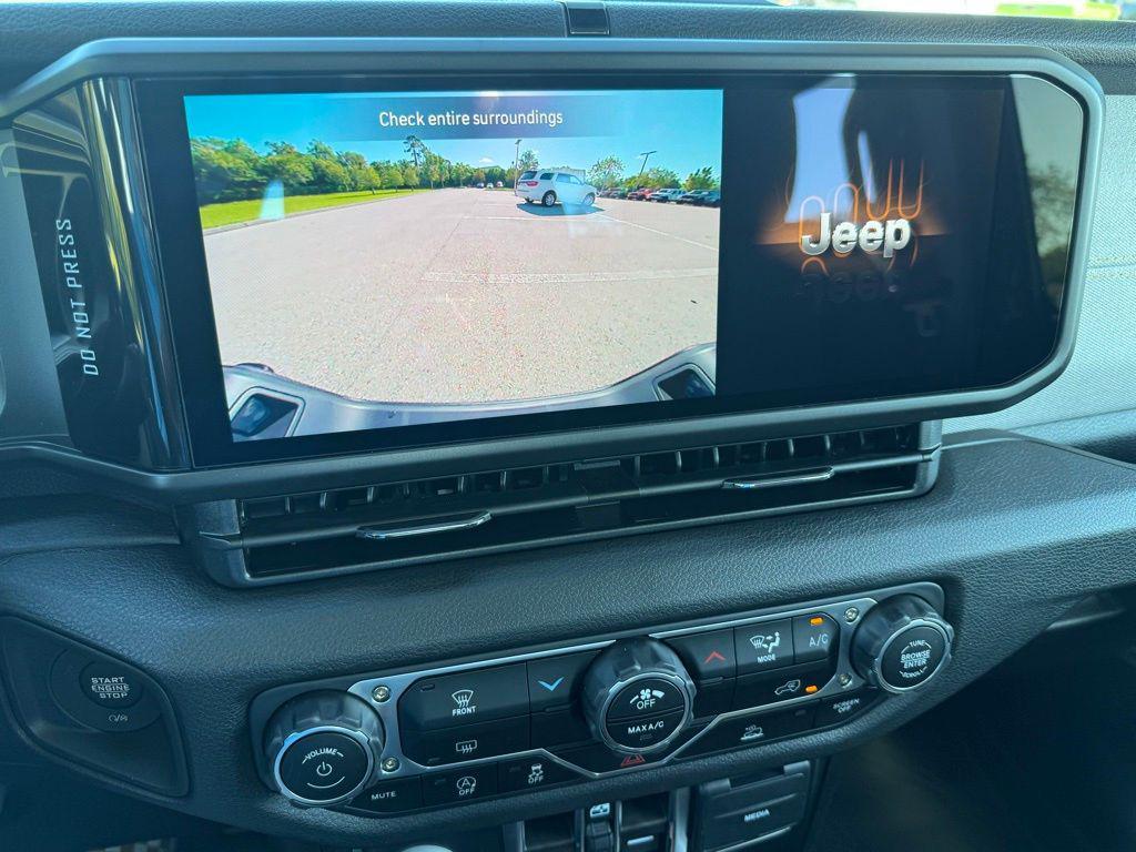 new 2025 Jeep Gladiator car, priced at $39,465