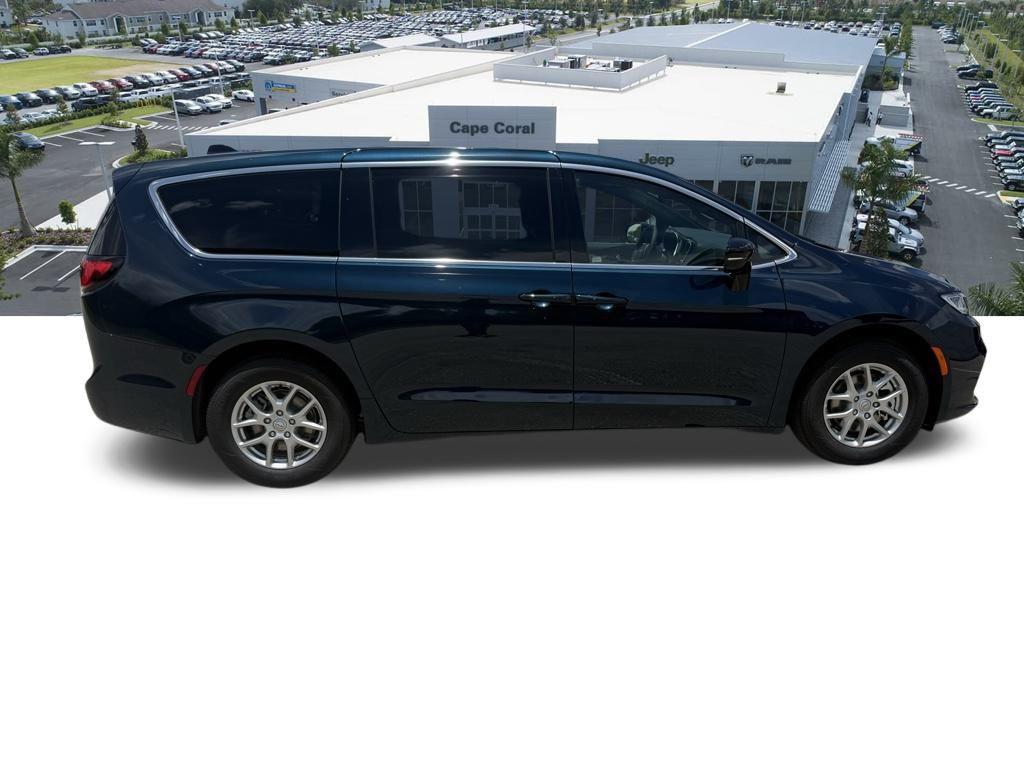 new 2025 Chrysler Pacifica car, priced at $38,440
