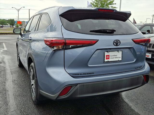 used 2022 Toyota Highlander car, priced at $38,779