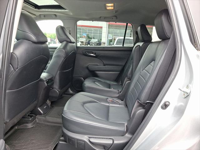 used 2022 Toyota Highlander car, priced at $38,911