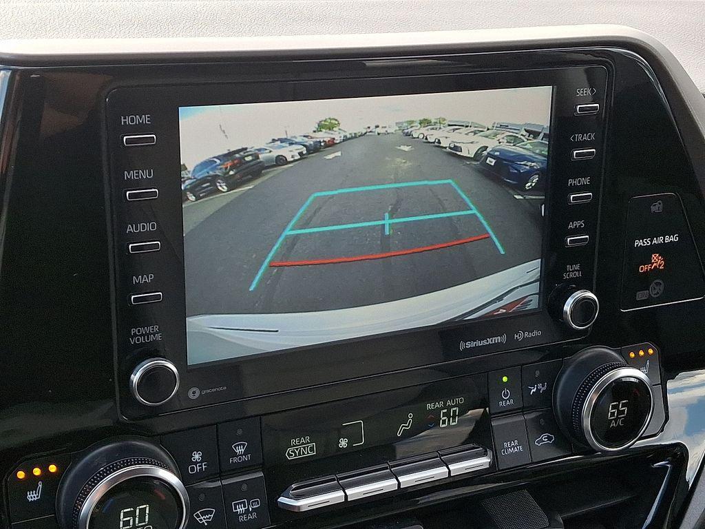 used 2022 Toyota Highlander car, priced at $35,353