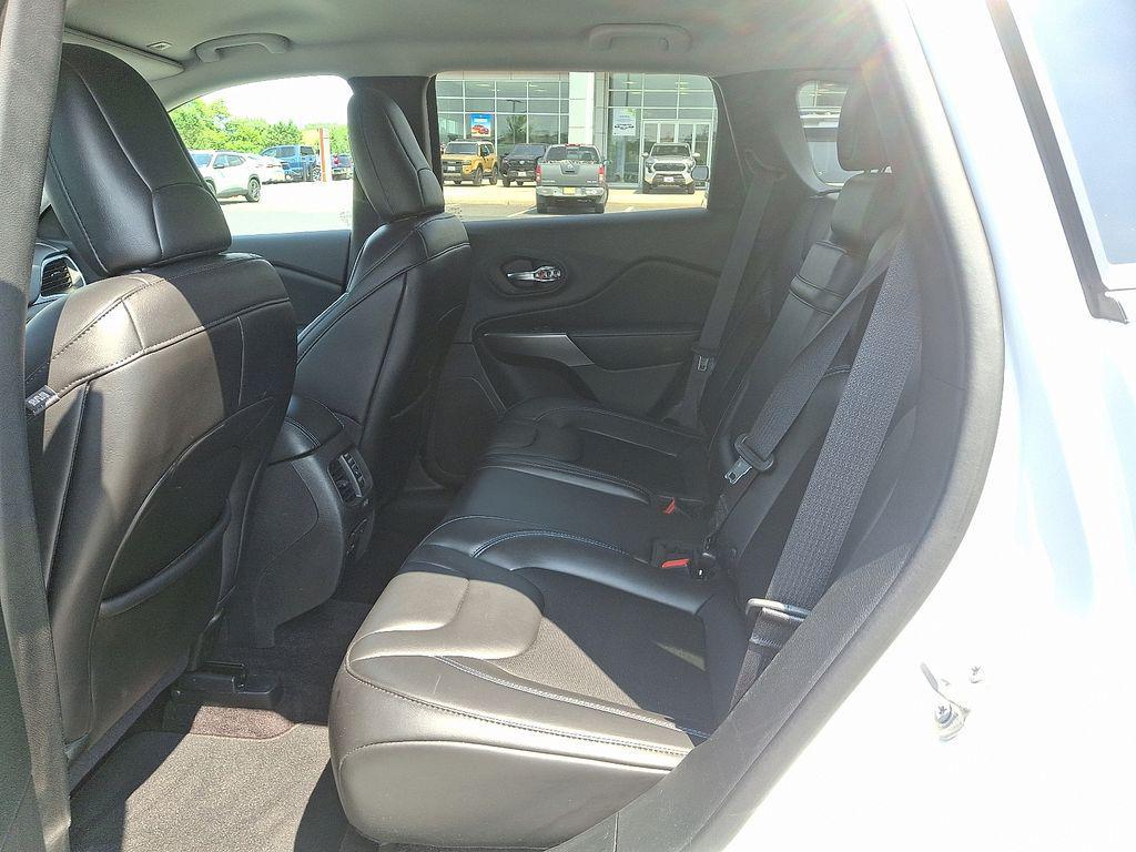 used 2019 Jeep Cherokee car, priced at $15,839